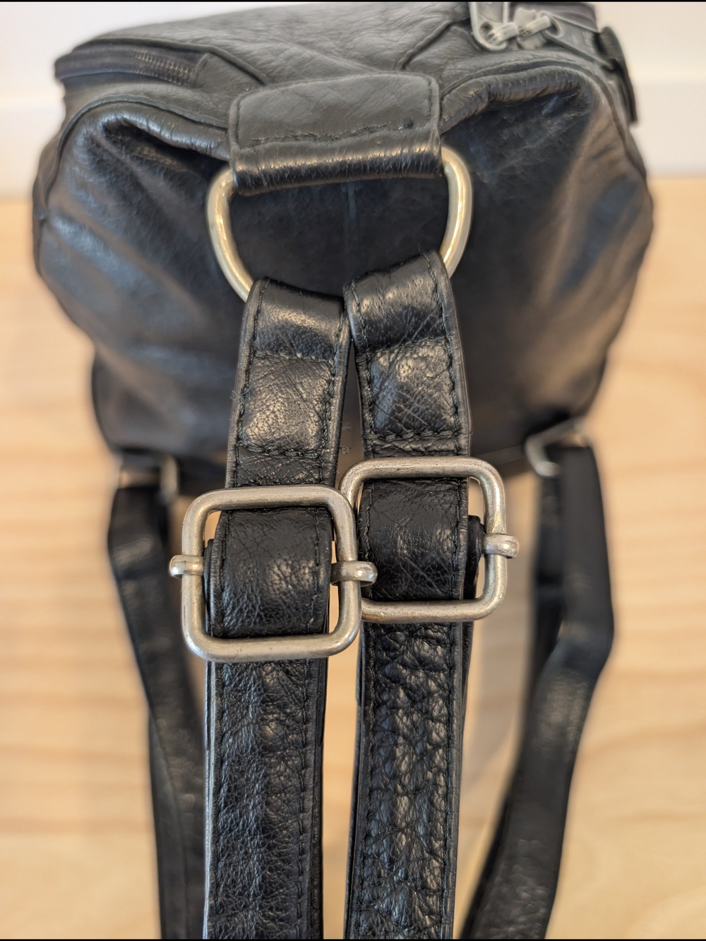 Kenneth Cole Vintage Black Leather Teardrop Backpack Purse - Picture 13 of 15